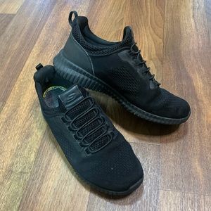 Skechers m size 9 slip on slip resistant work shoe